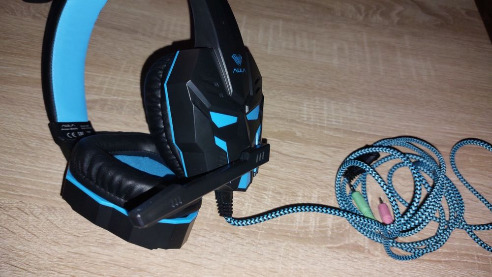 Слушалки за компютър с микрофон