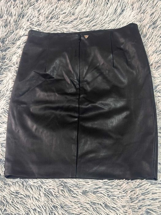 Кожена пола Guess