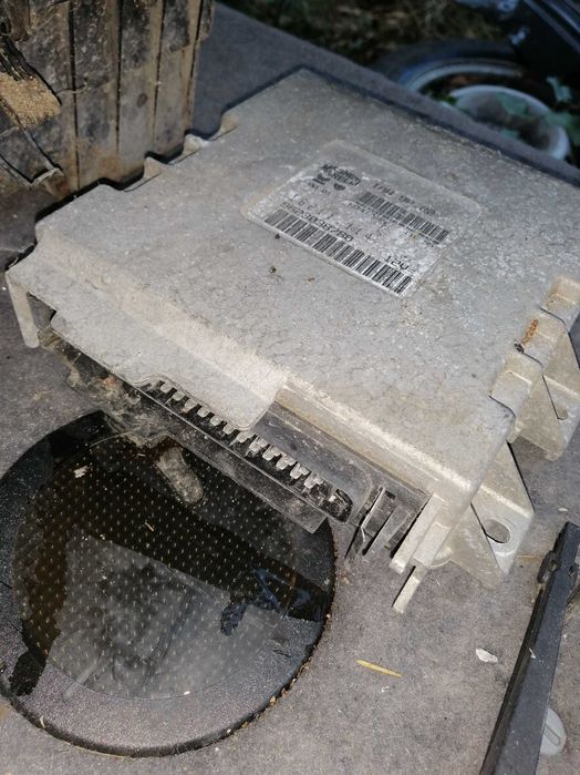 ПЕЖО 806 ЧАСТИ  .Което е на снимките .Алуминиеви джанти с гуми 15 ки .