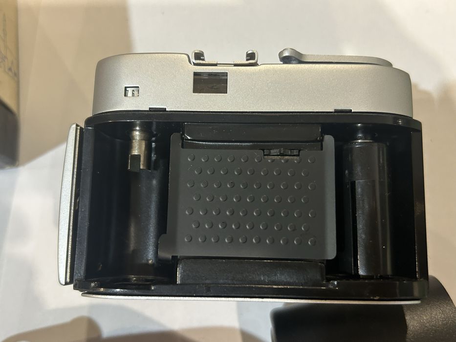 Продавам фотоапарат Beirette Priomat, Meritar 2.9/45 - отл. състояние