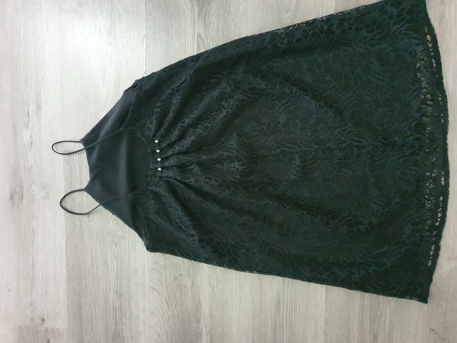 Vând rochie Zara din dantela