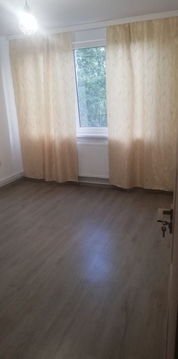 Închiriere apartament 2 camere  semidecomandat, nemobilat