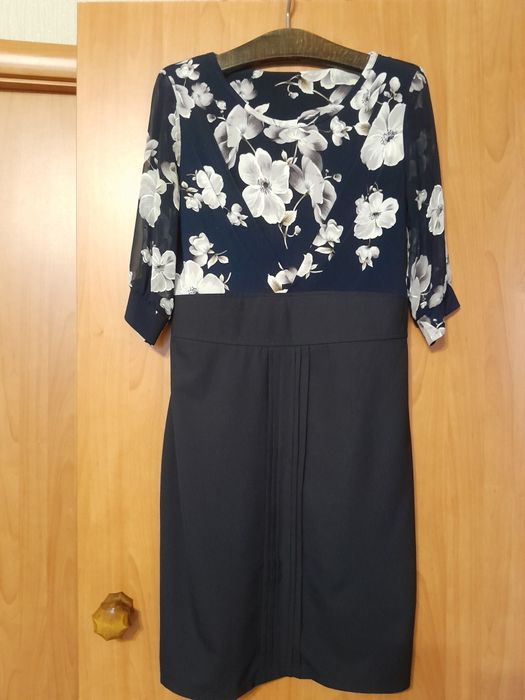 Продам женские платье недорого