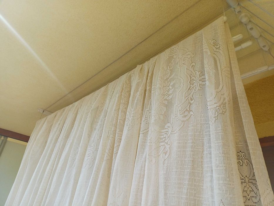 Перде цвят екрю (телесен=пречупено бяло)