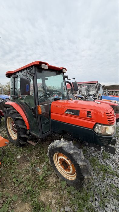 Tractoare Japoneze Kubota Kingwel – tractor japonez cu cabina