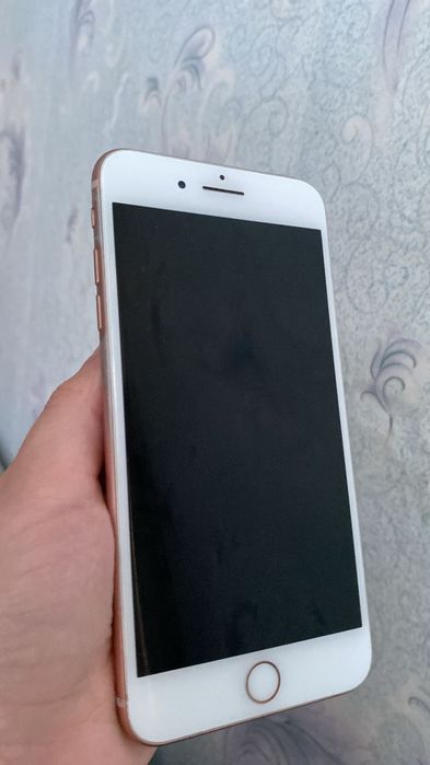 iPhone 8+ в хорошем состоянии