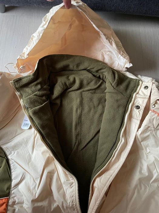 Vand geaca bărbați noua cu eticheta,cu doua fete. L/XL