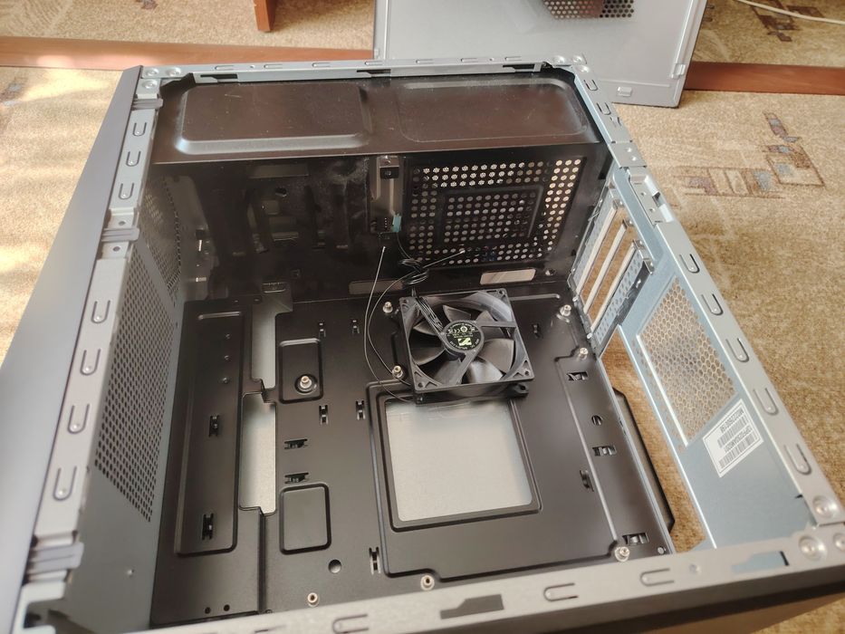 Корпус mATX от Asus