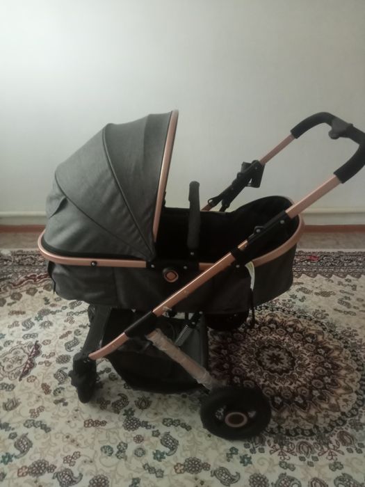Коляска для детей бу почти новый