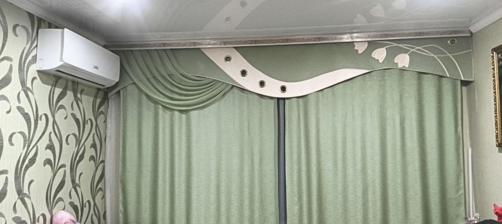 Продам комплект штор+ламбрекен +тюль