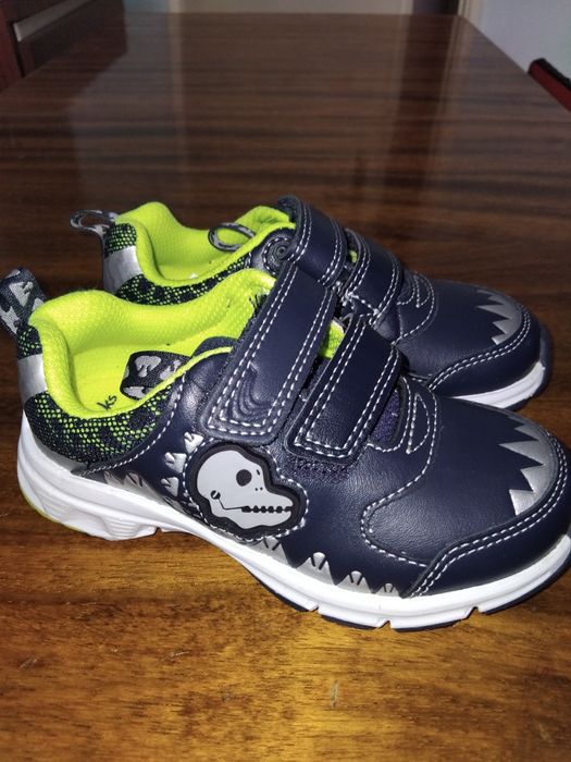 Светещи маратонки Clarks нови