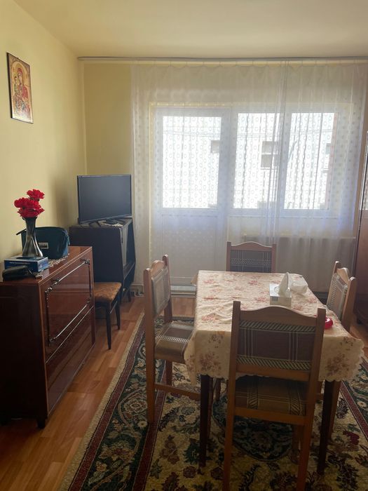 Închiriez Apartament cu 2 camere