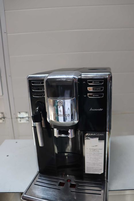 Кафеавтомат Philips Saeco Incanto HD8911/09, Устройство за пяна, Функция Cappuccino, Керамично острие, 15 бара, 1.8 л, Черен