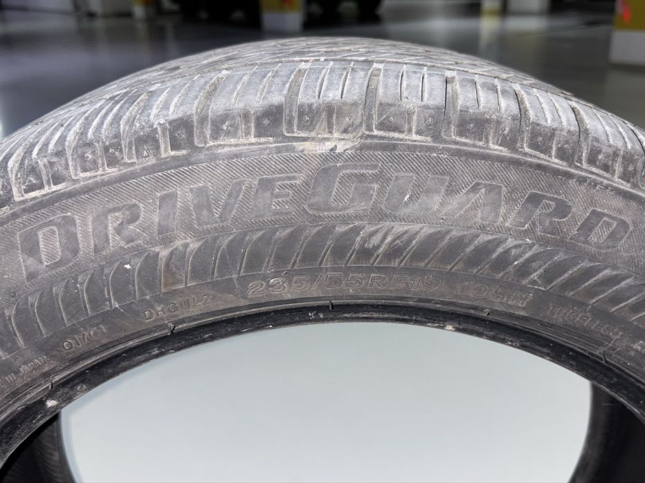 Bridgstone DriveGuard 235/55RF19