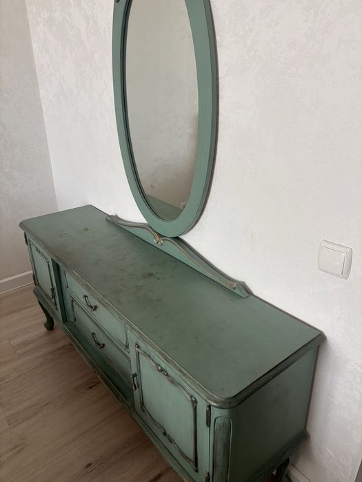 Продам комод с зеркалом