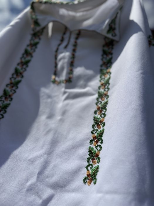 Ii tradiționale cusute cu mărgele – eleganță și autenticitate
