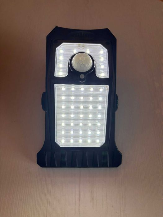 Lampa solara cu 3 moduri, clips de agatare sau suruburi, 300 lumeni