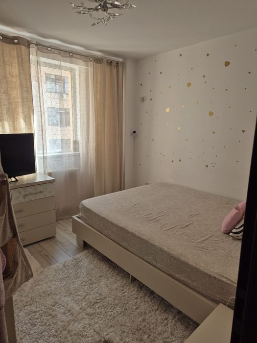 Vand apartament 2 camere complet mobilat si utilat proprietar