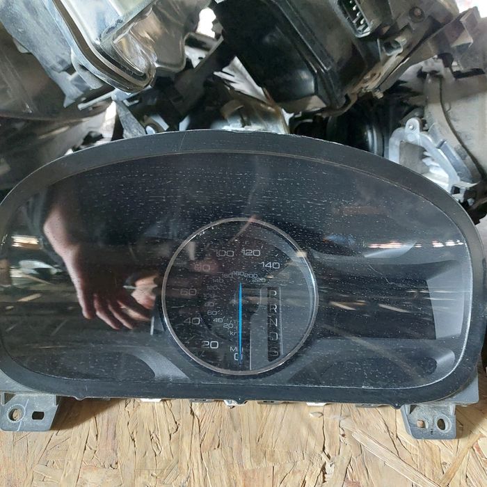 Шиток приборов на Ford Explorer 5, Edge.