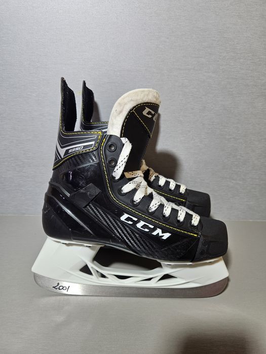 Patine hochei hockey 3001 CCM 9350, marime 37.5, lungime interioara 24cm.