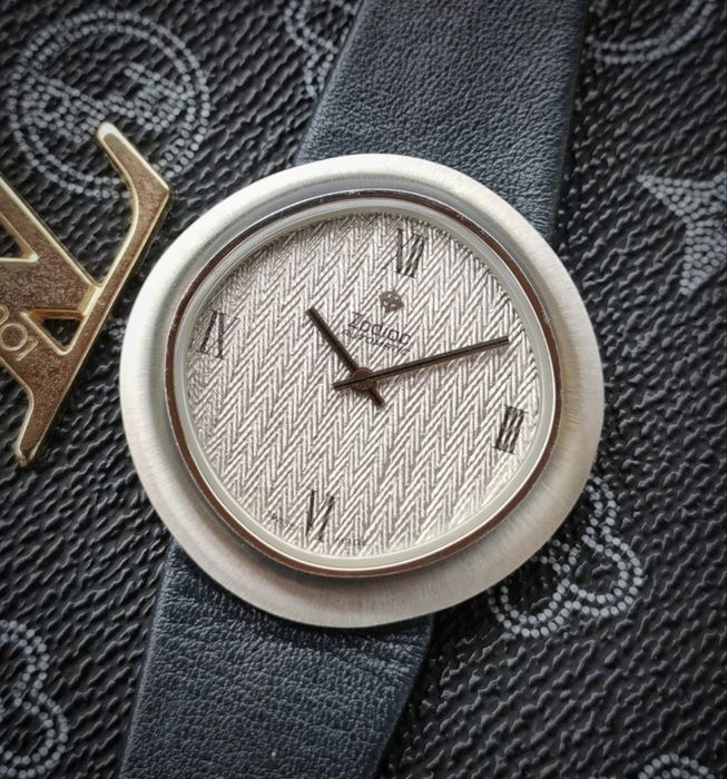 Zodiac механичен часовник