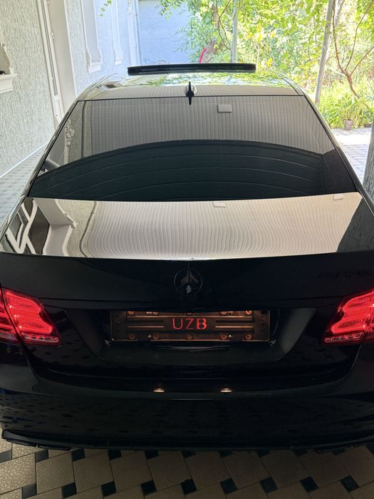 Mercedes benz w212 E550 tozza ideal