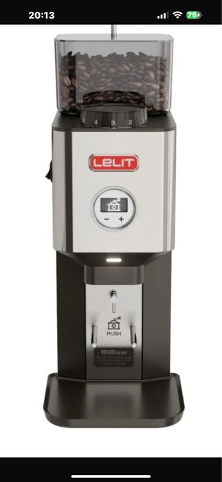 Кофе машинка в отличном состояние.