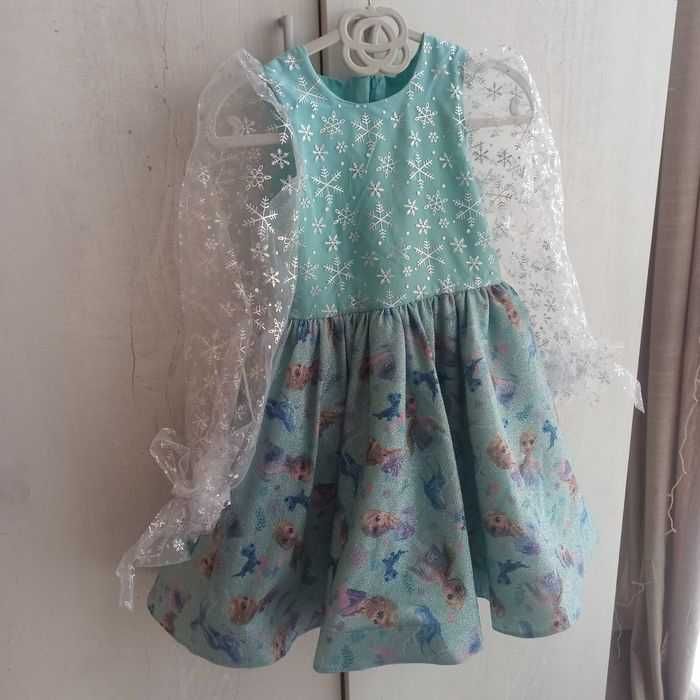 Платье нарядное на девочку