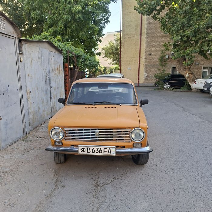 Vaz 21011 sotiladi 1983 yil