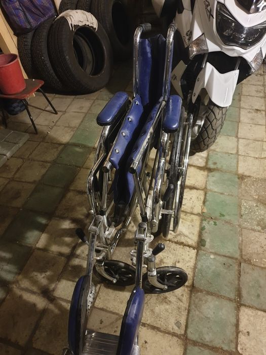 Продам коляску инвалидную