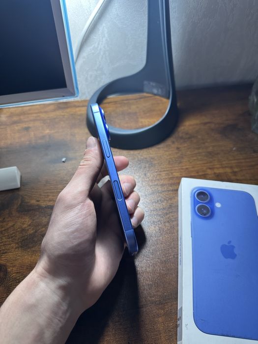 Iphone 16 на гарантии