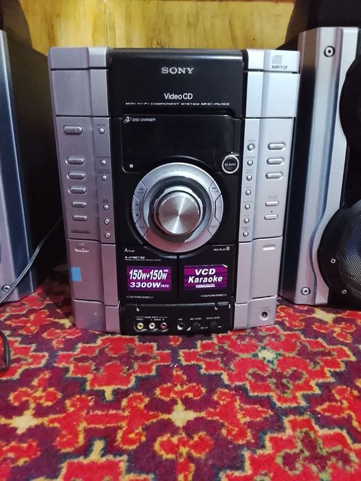 Продаётся музыкальный центр SONY