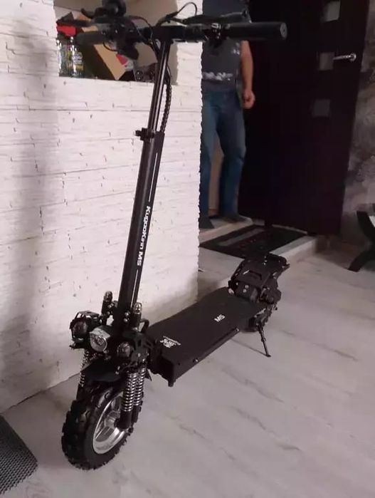 Электросамокат, зарядка