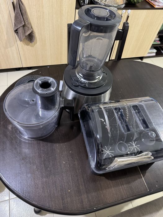 Кухненски робот PHILIPS Avance Collection HR7778