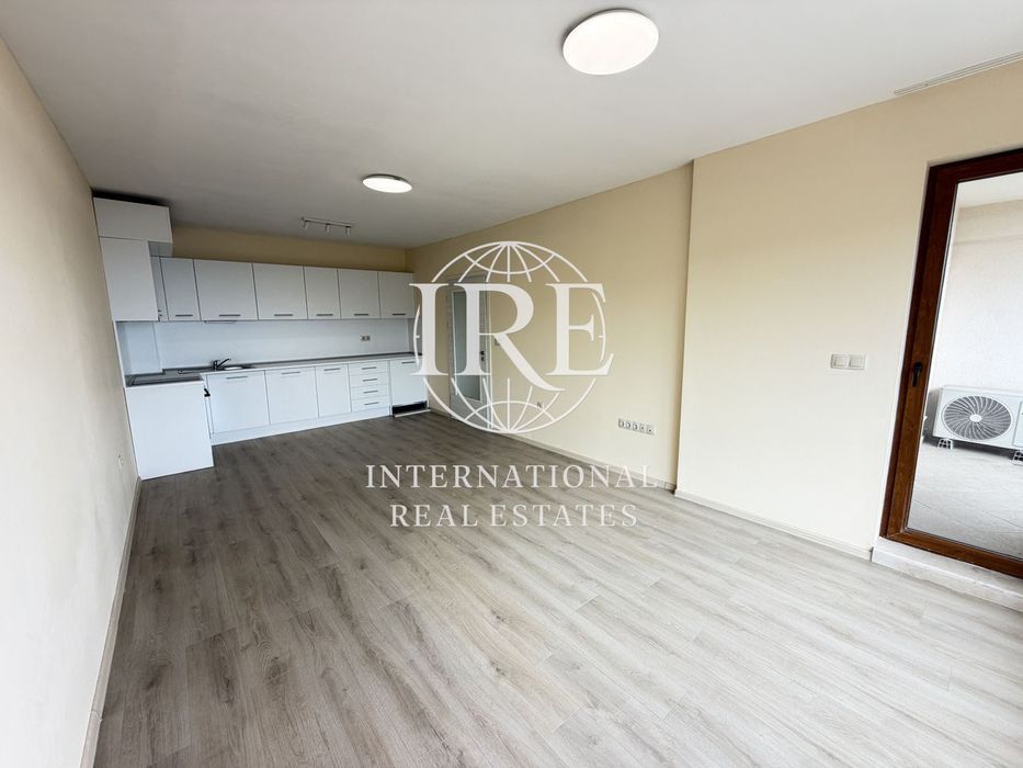 Продава се Двустаен апартамент в Варна, Аспарухово - 70 кв.м за 1972 €/кв.м - Снимка #2