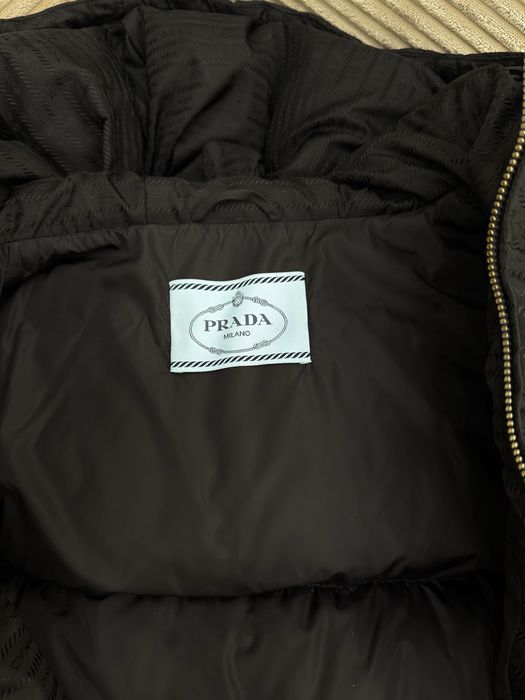 Пуховик Prada 100% оригинал