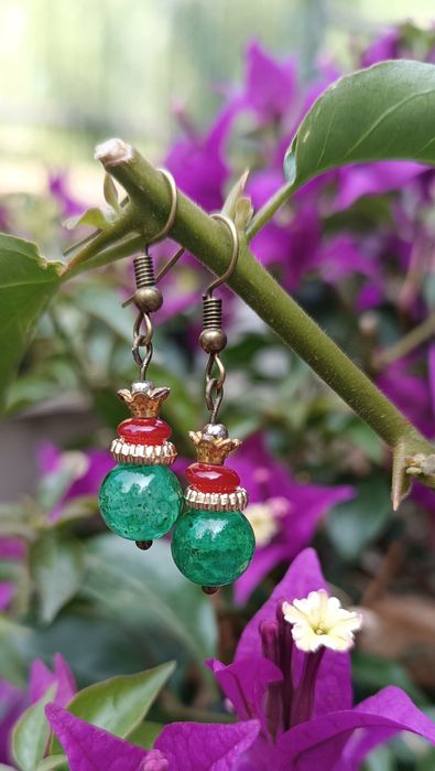 обеци от мъниста