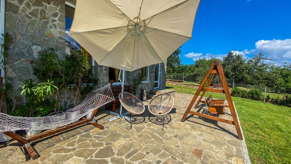 Дава се под наем Къща в с. Голяма Желязна, Област Ловеч - 500 кв.м за 357 € - Снимка #7