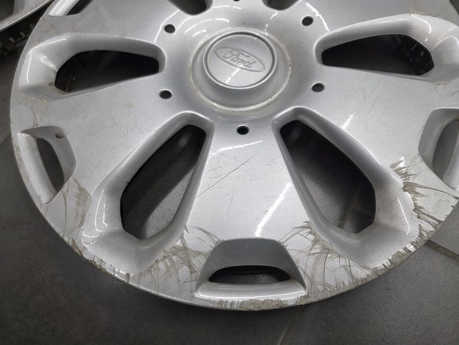 Тасове 16 - Ford