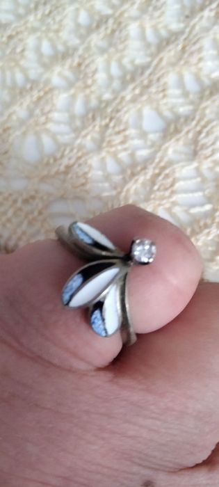 Продам кольцо. Серебро.