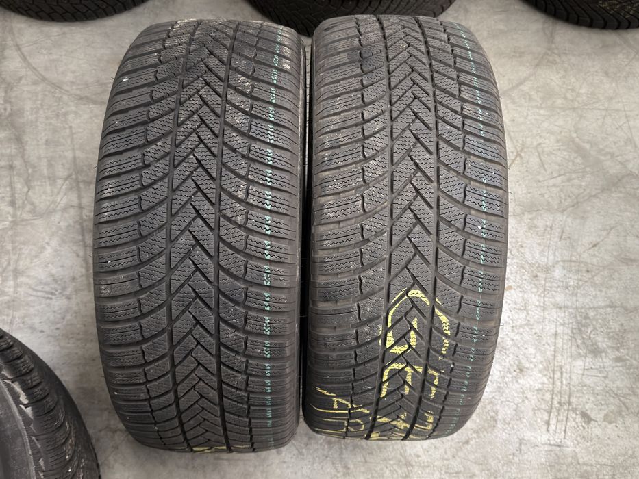 Vand 2 anvelope 245/45/18 bridgestone de iarnă sh