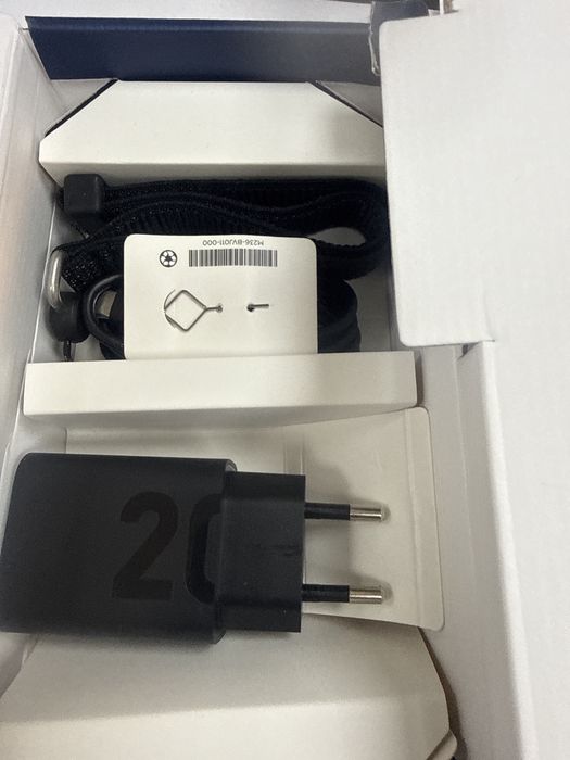 Motorola defy 4/64gb black Перфектен!