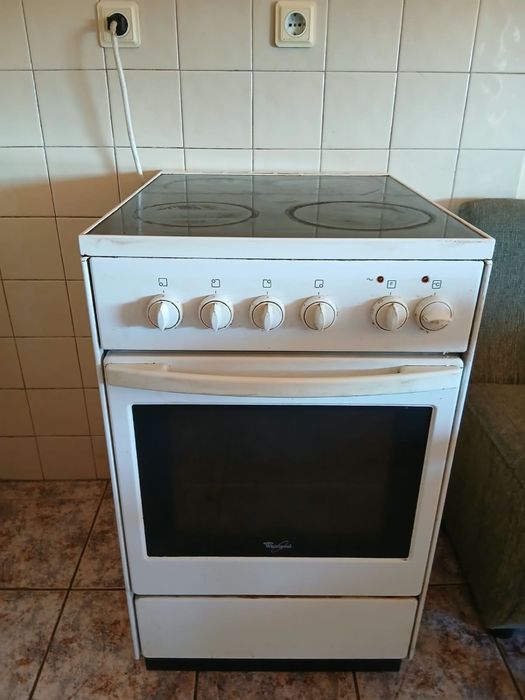 Печка Whirpool, отлична, 50 см., цена 120 евро.