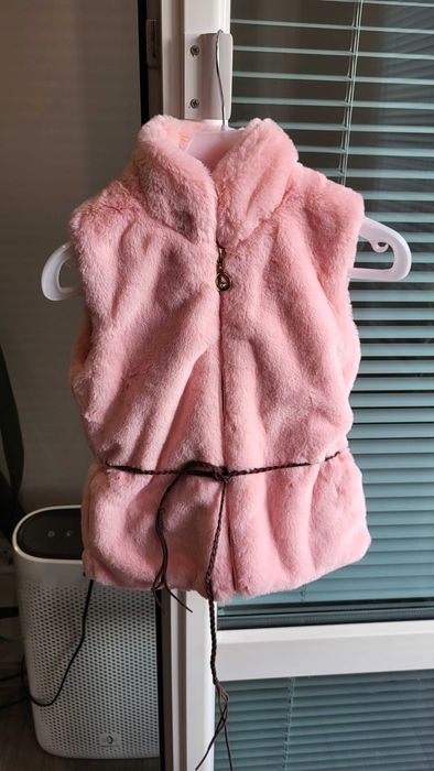 Продавам детски елеци и якета