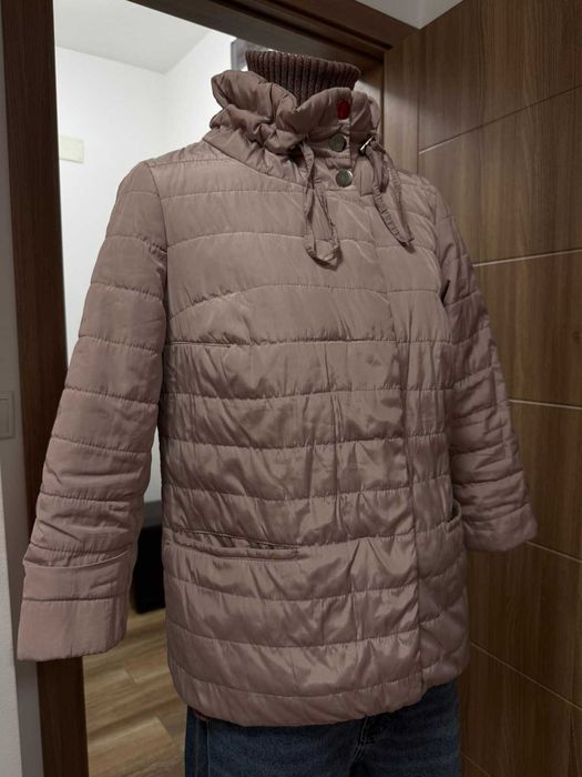 Дамско яке, размер S-M (44), използвано.