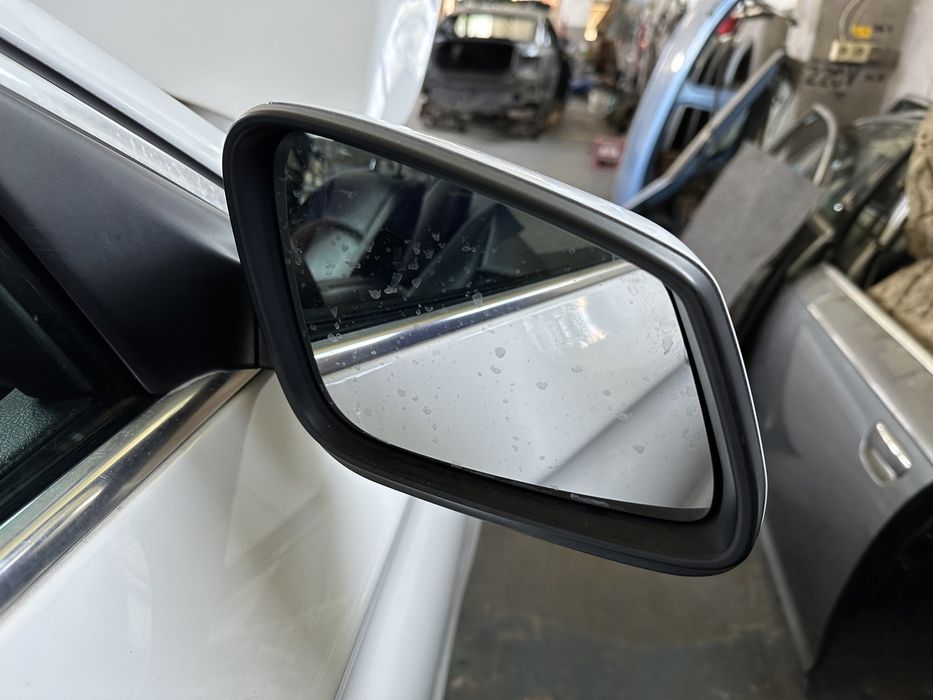 Oglinda dreapta bmw f10 f11 culoare alb