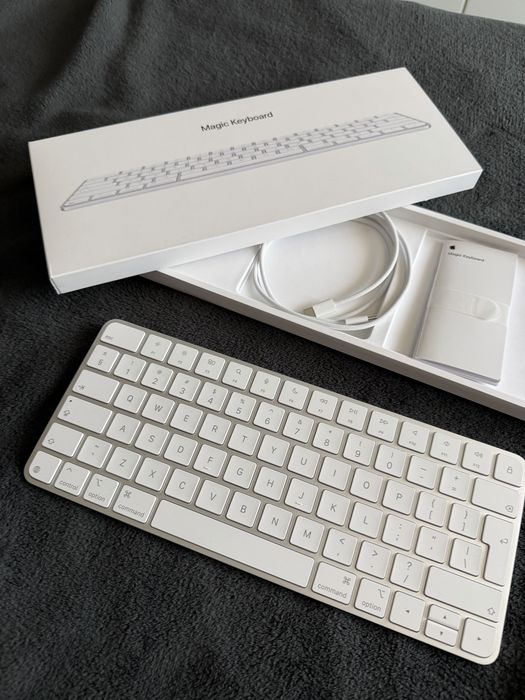 Apple Magic Keyboard 2024 international noua originala nefolosita
