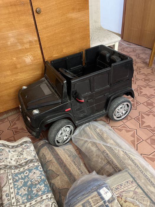 Продам детскую электронную машину