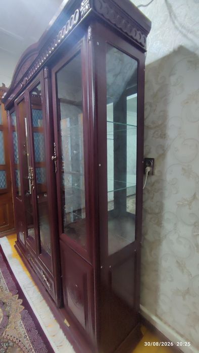 Mehmonhona Shkaf
