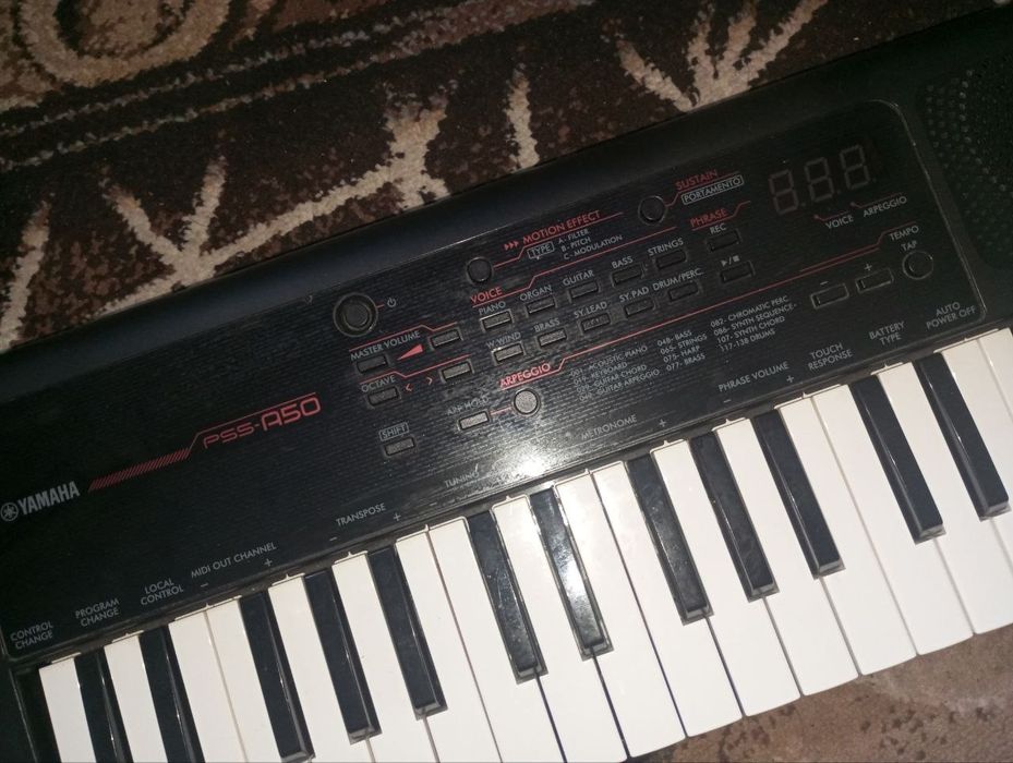 Elektro pianino yamaha pss aso
